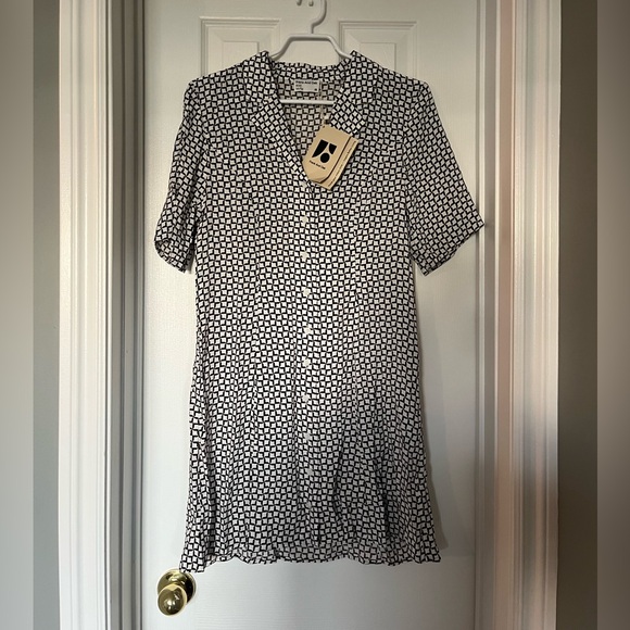 Frank & Oak Dresses & Skirts - Frank & Oak Black and White Geometric Midi Dress